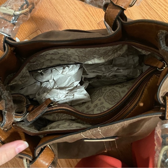 Simply Noelle Matching Carry on and Purse - Picture 8 of 8